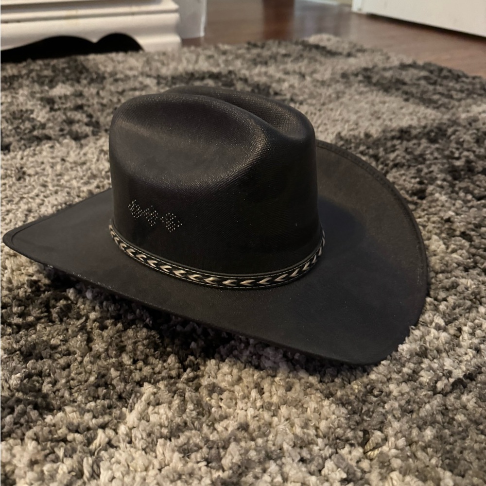Black cowboy hat